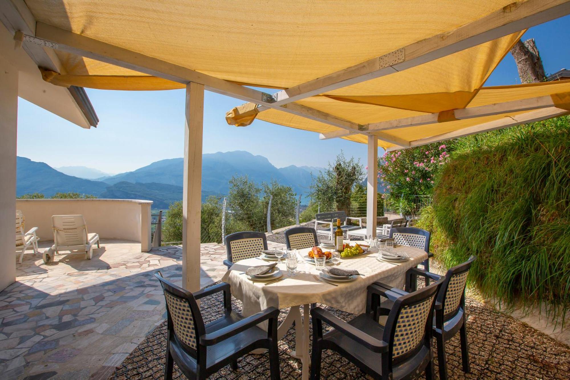 Casa Rene - Happy Rentals Tenno Exterior photo