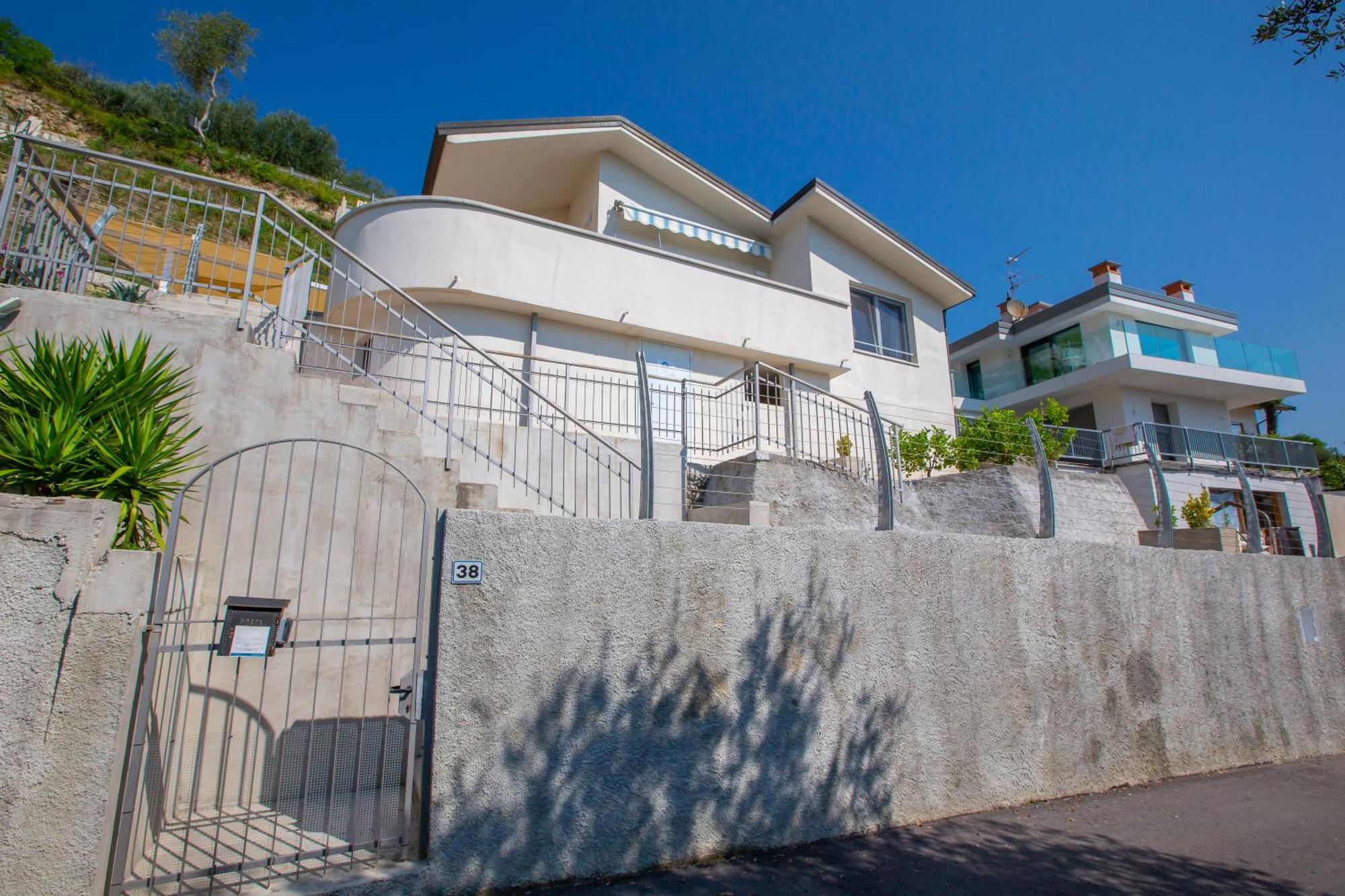Casa Rene - Happy Rentals Tenno Exterior photo