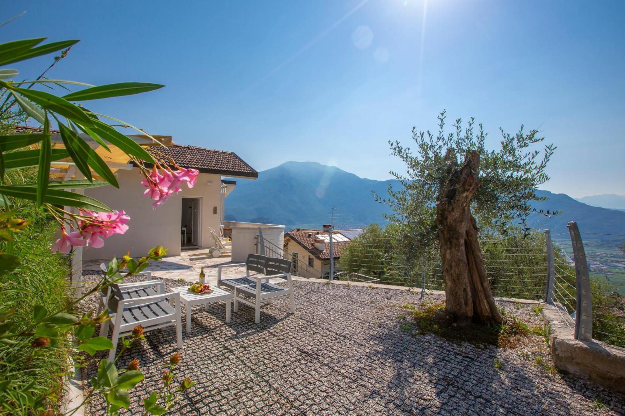 Casa Rene - Happy Rentals Tenno Exterior photo